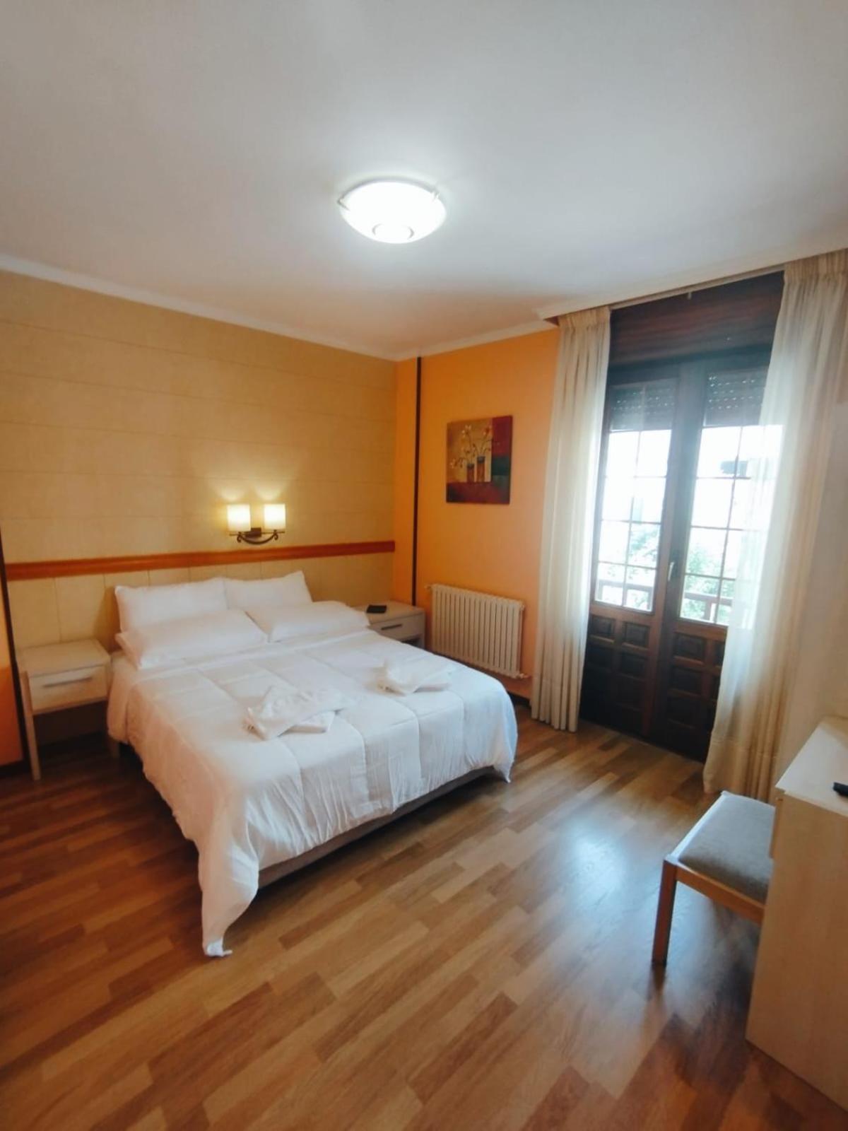 Elara Hotel Viveiro Ngoại thất bức ảnh